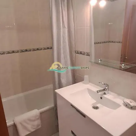 Апартаменты One Bedroom Ground Floor Apartment, Conceicao De