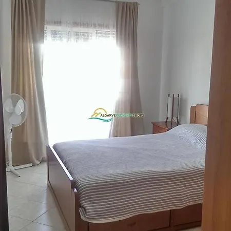 One Bedroom Ground Floor Apartment, Conceicao De *