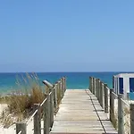 Appartement One Bedroom Ground Floor Apartment, Conceicao De *
