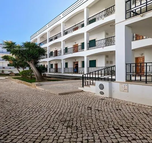 One Bedroom Ground Floor Apartment, Conceicao De