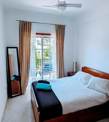One Bedroom Ground Floor Apartment, Conceicao De *